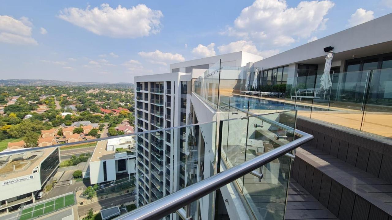 Апартаменты 519 Menlyn Maine Trilogy Претория Экстерьер фото