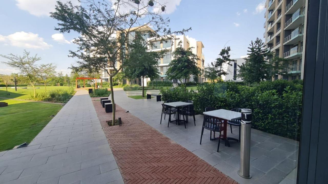 Апартаменты 519 Menlyn Maine Trilogy Претория Экстерьер фото
